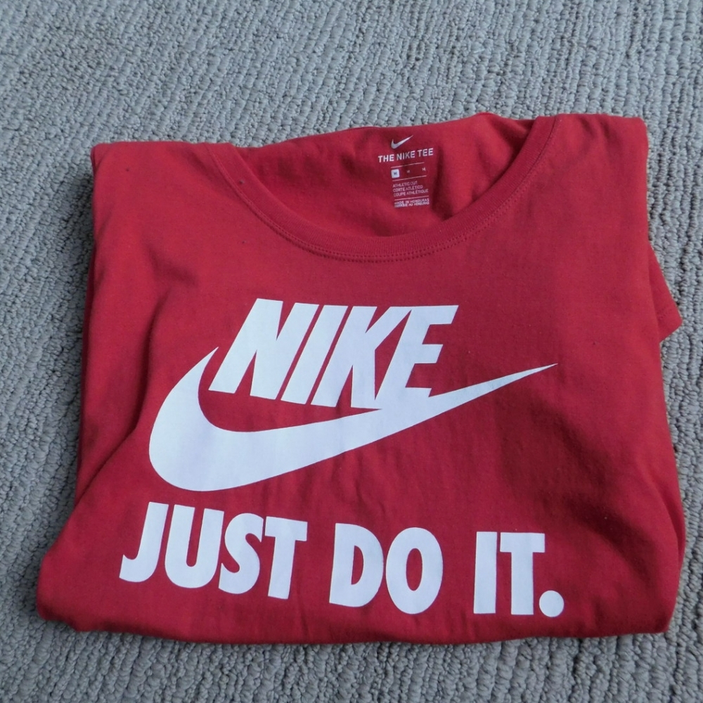Bright Red Nike T-shirt Medium Just Do It Fitted